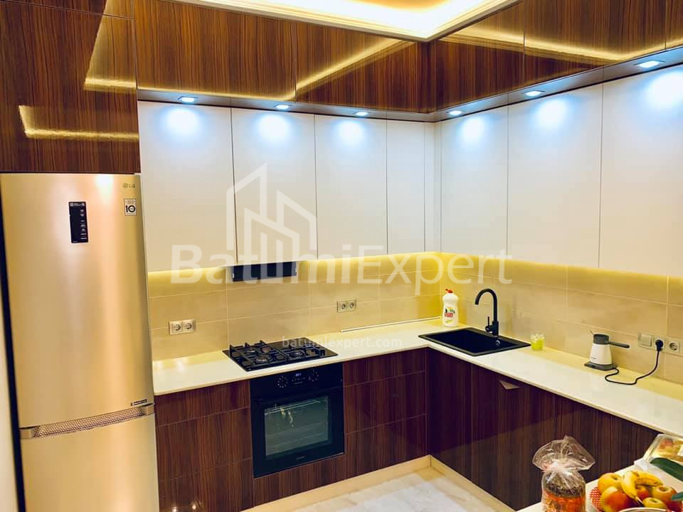 Apartment 102 m² - Ilia Chavchavadze, Batumi, Georgia