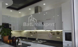 Apartment 3-room 80 m² - Ilia Chavchavadze, Batumi